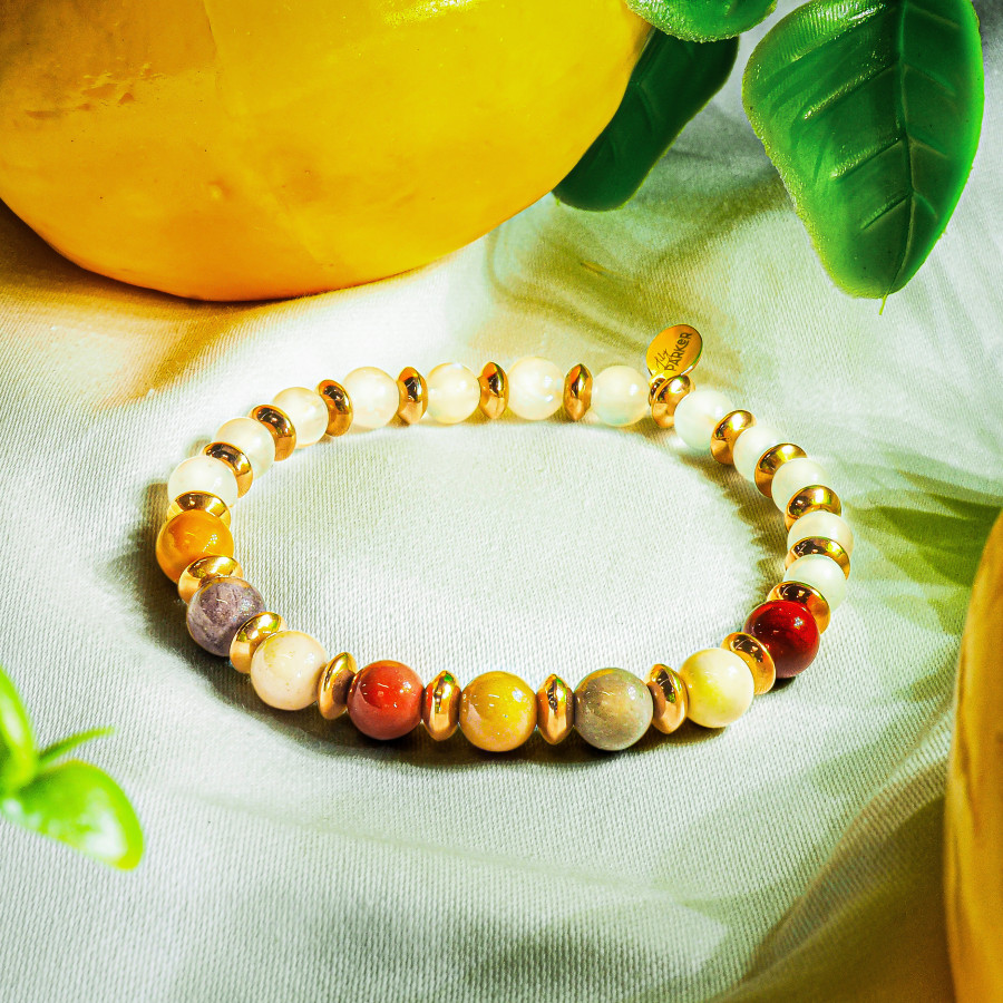 "Super Girl" - Pierre de Lune & Mookaite